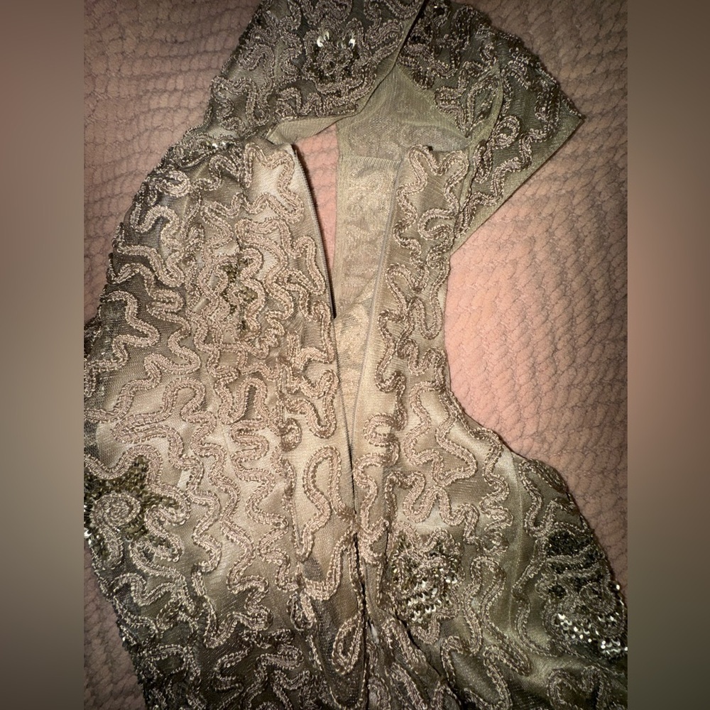 Sue Wong Nocturne Gold Embroidered Sequin Cutout Back Cocktail Dress Size 4 - Picture 11 of 15